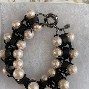 Lee Ángel Pearl and Leather Bracelet